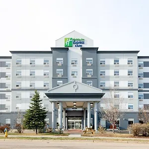 Express & Suites-edmonton South By Ihg *** Edmonton